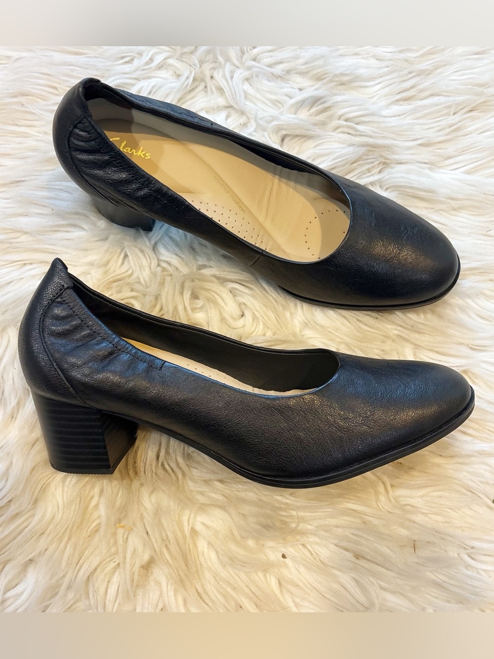 Clarks Loken Step Womenβs Size 9M Black Leather Block Heel Comfort Pumps NEW
